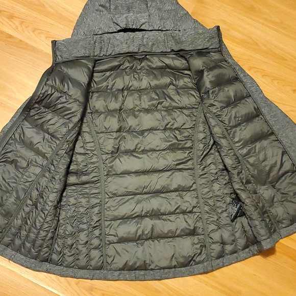 Women's Gray size Large Winter Coat. - Picture 4 of 15